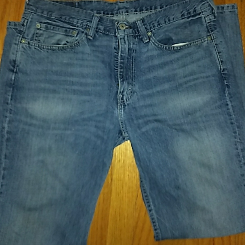 Levi jeans 34x32